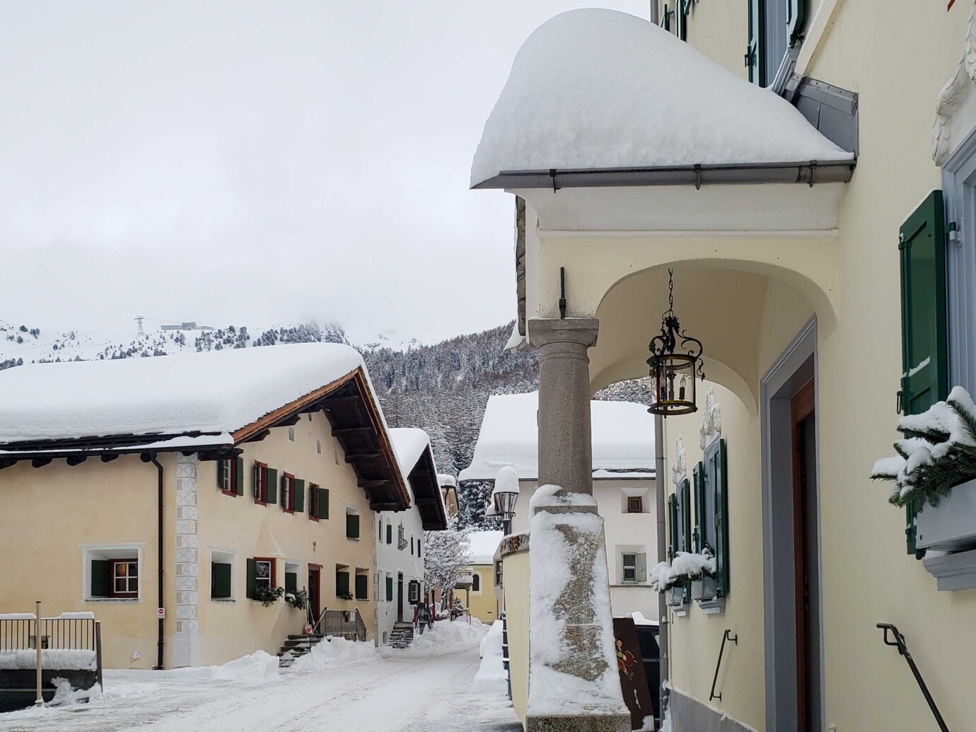 Sicht auf Engadierhaus in Sils-